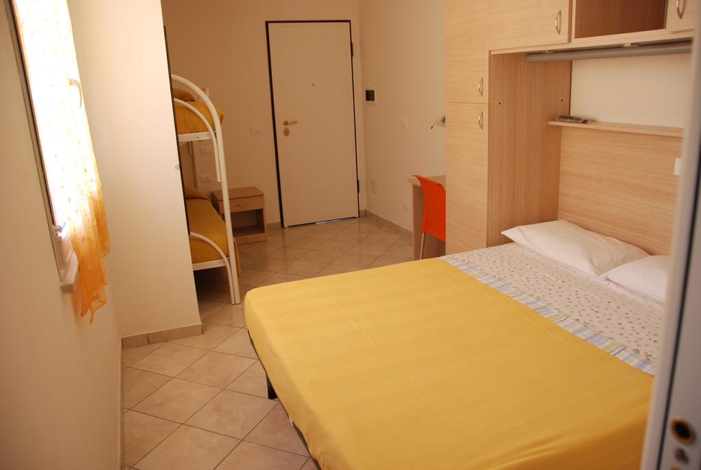 Hotel La Playa Сан Бенедето дел Тронто Екстериор снимка