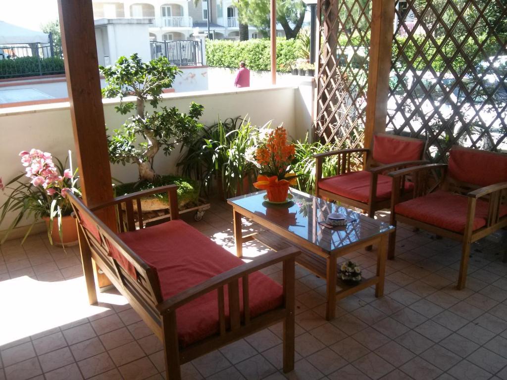 Hotel La Playa Сан Бенедето дел Тронто Екстериор снимка