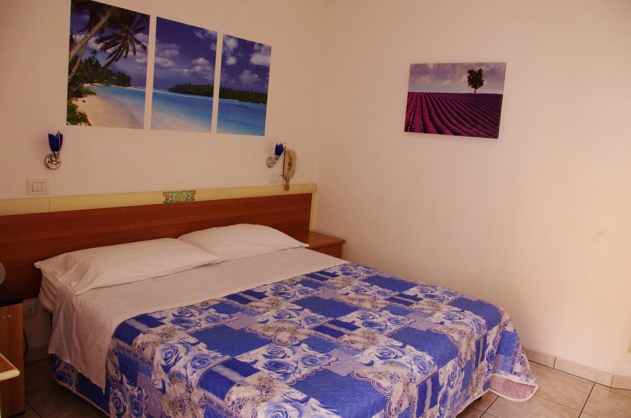 Hotel La Playa Сан Бенедето дел Тронто Екстериор снимка