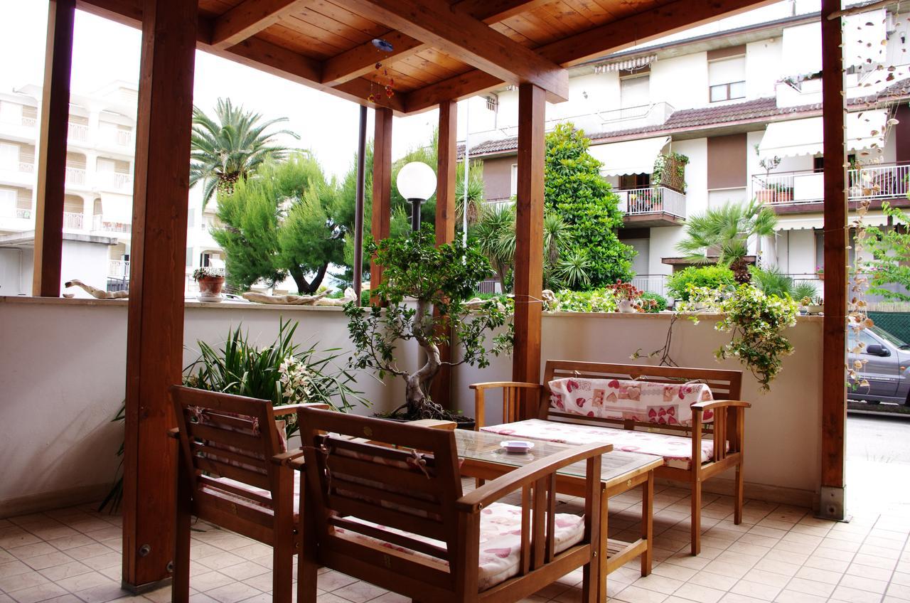 Hotel La Playa Сан Бенедето дел Тронто Екстериор снимка