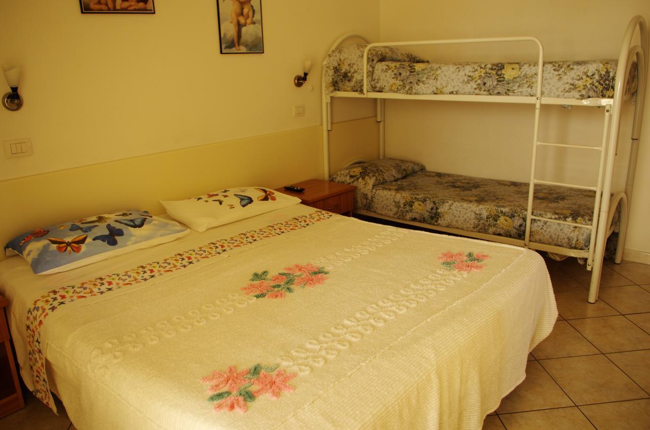 Hotel La Playa Сан Бенедето дел Тронто Екстериор снимка